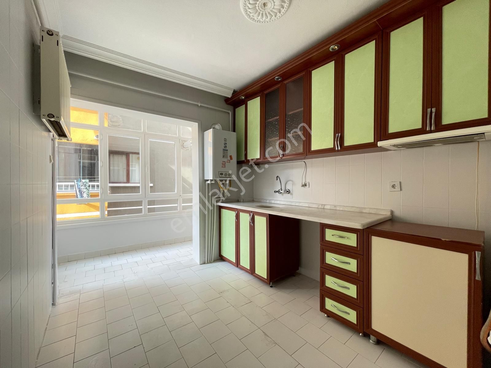 Etlik Mahallesi'nde Cadde Yakını 3+1 Daire!