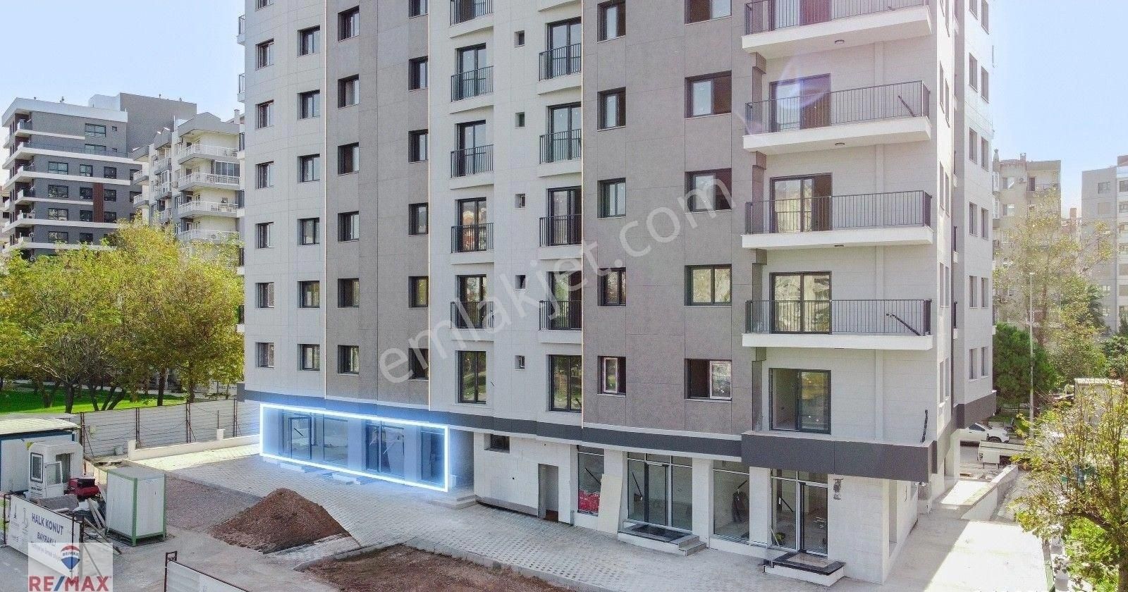 Bayraklı Yüzbaşı İbrahim Hakkı Cad. Kurumsala Kiralık Dükkan - Görsel 3