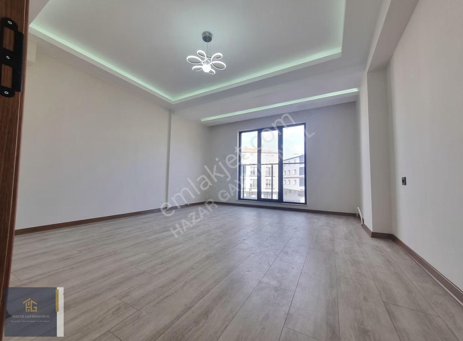 Sincan Yenikente Okullar Bölgesinde Lüx Yapılı Ara Kat 3+1 Daire