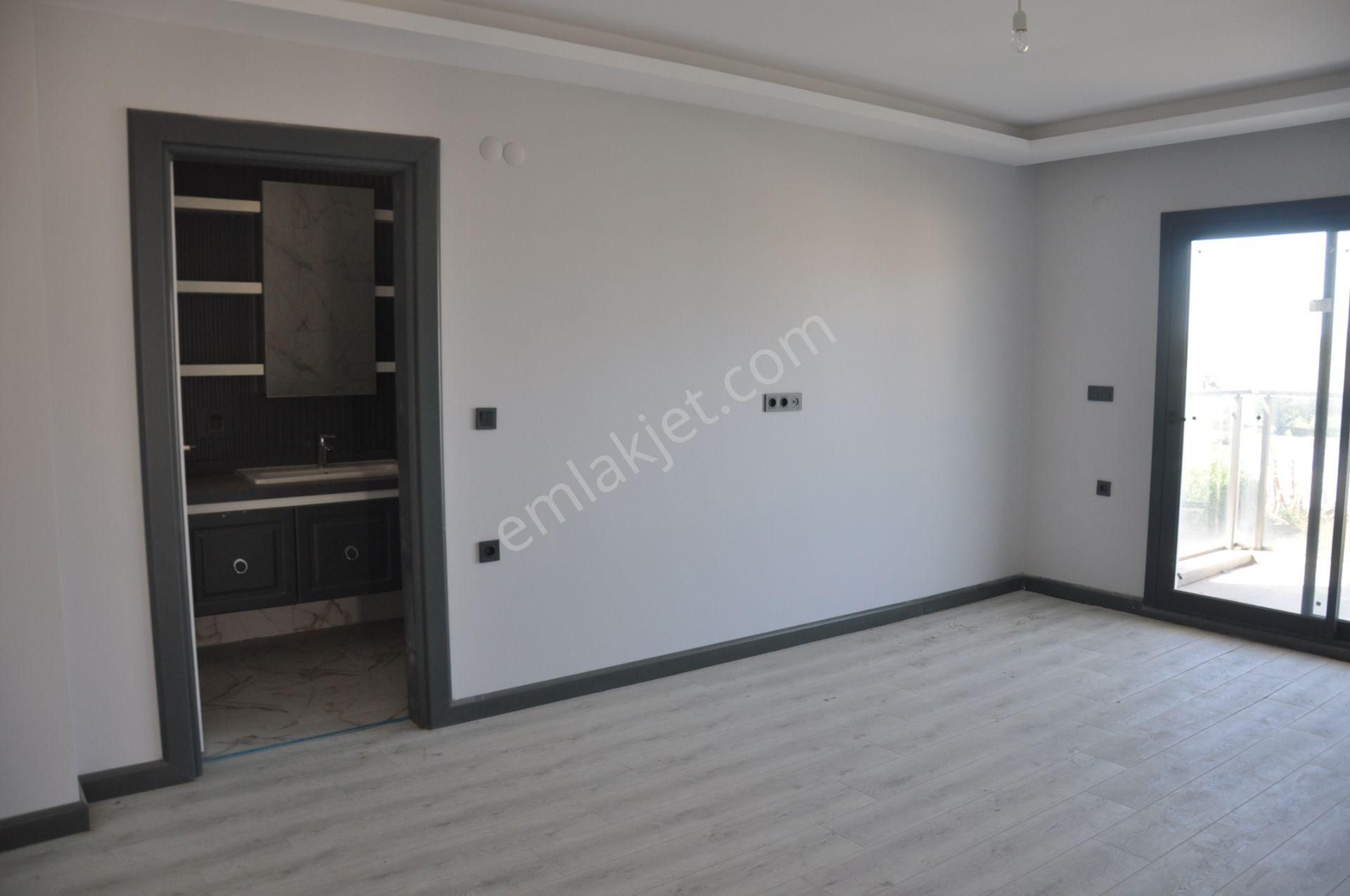 Kuşadası Davutlar Denize Yürüme Mesafesinde 3+1 Satılık Villa - Görsel 35