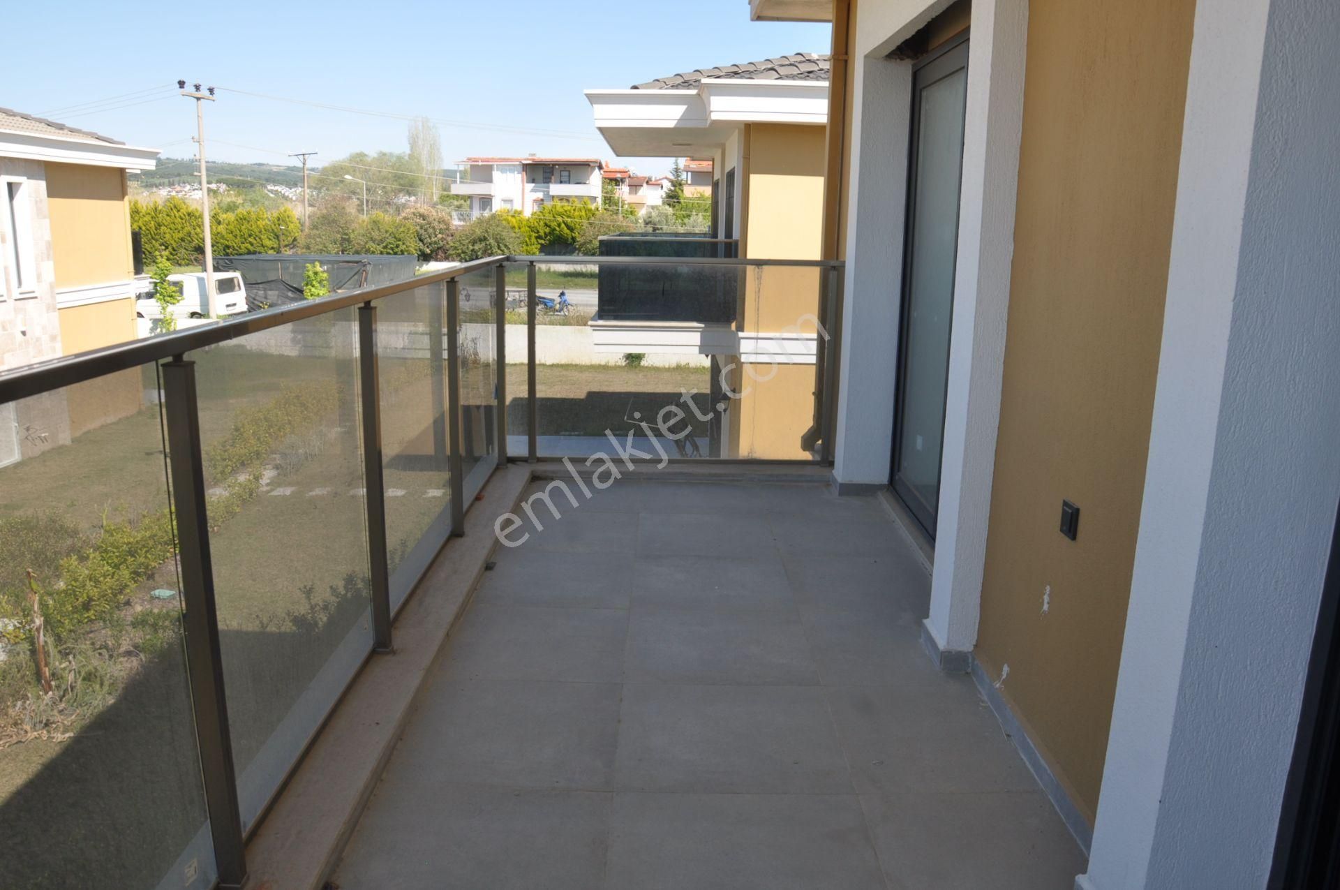 Kuşadası Davutlar Denize Yürüme Mesafesinde 3+1 Satılık Villa - Görsel 31