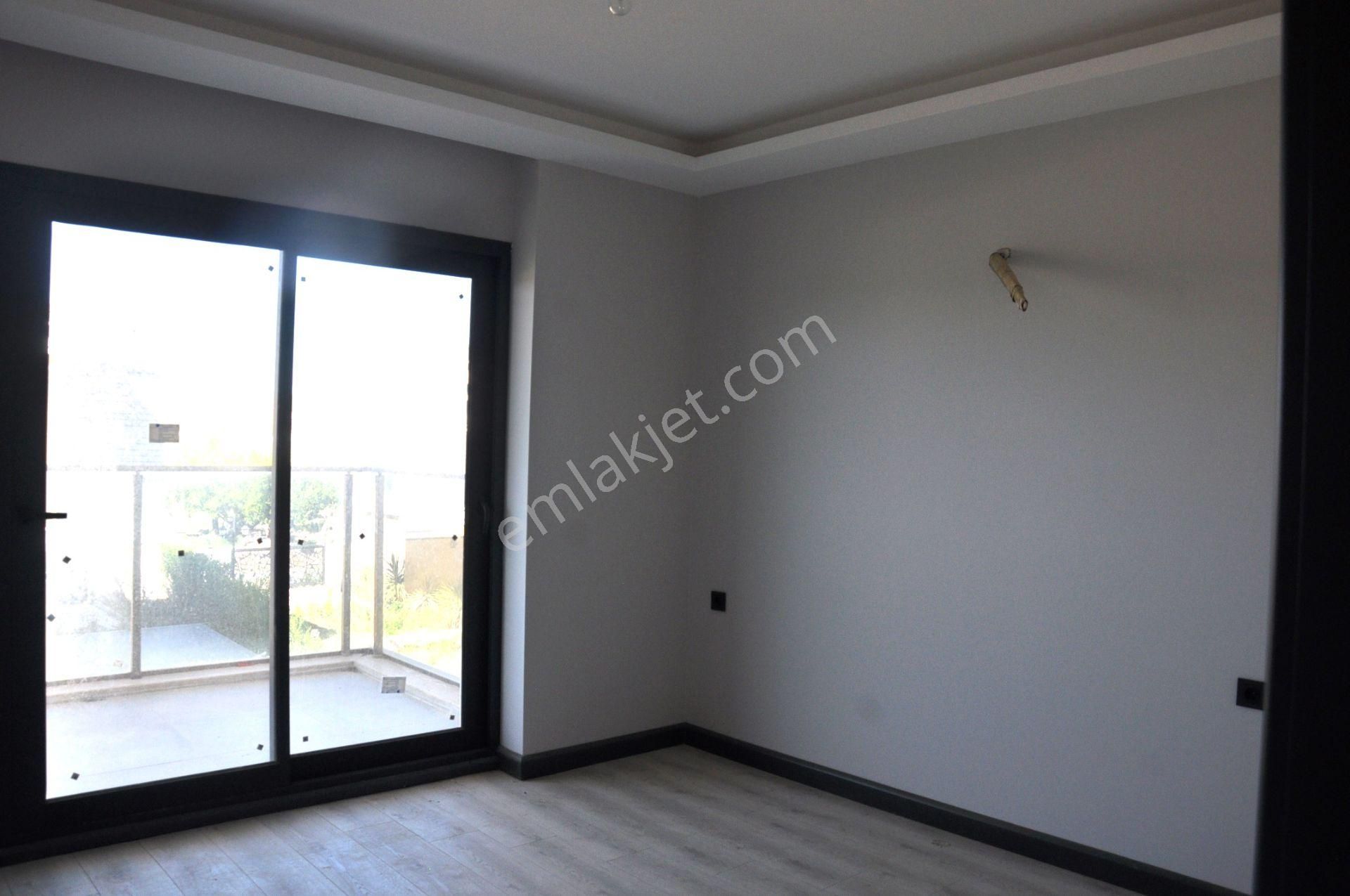 Kuşadası Davutlar Denize Yürüme Mesafesinde 3+1 Satılık Villa - Görsel 27