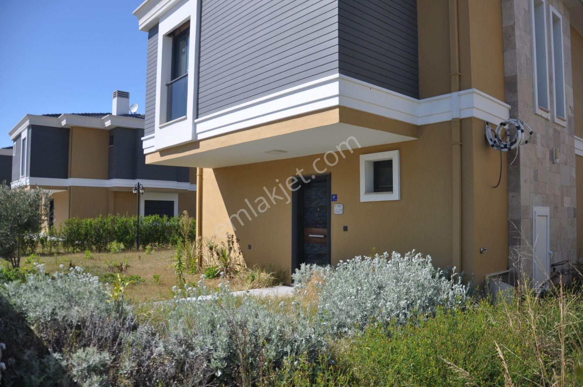 Kuşadası Davutlar Denize Yürüme Mesafesinde 3+1 Satılık Villa - Görsel 4