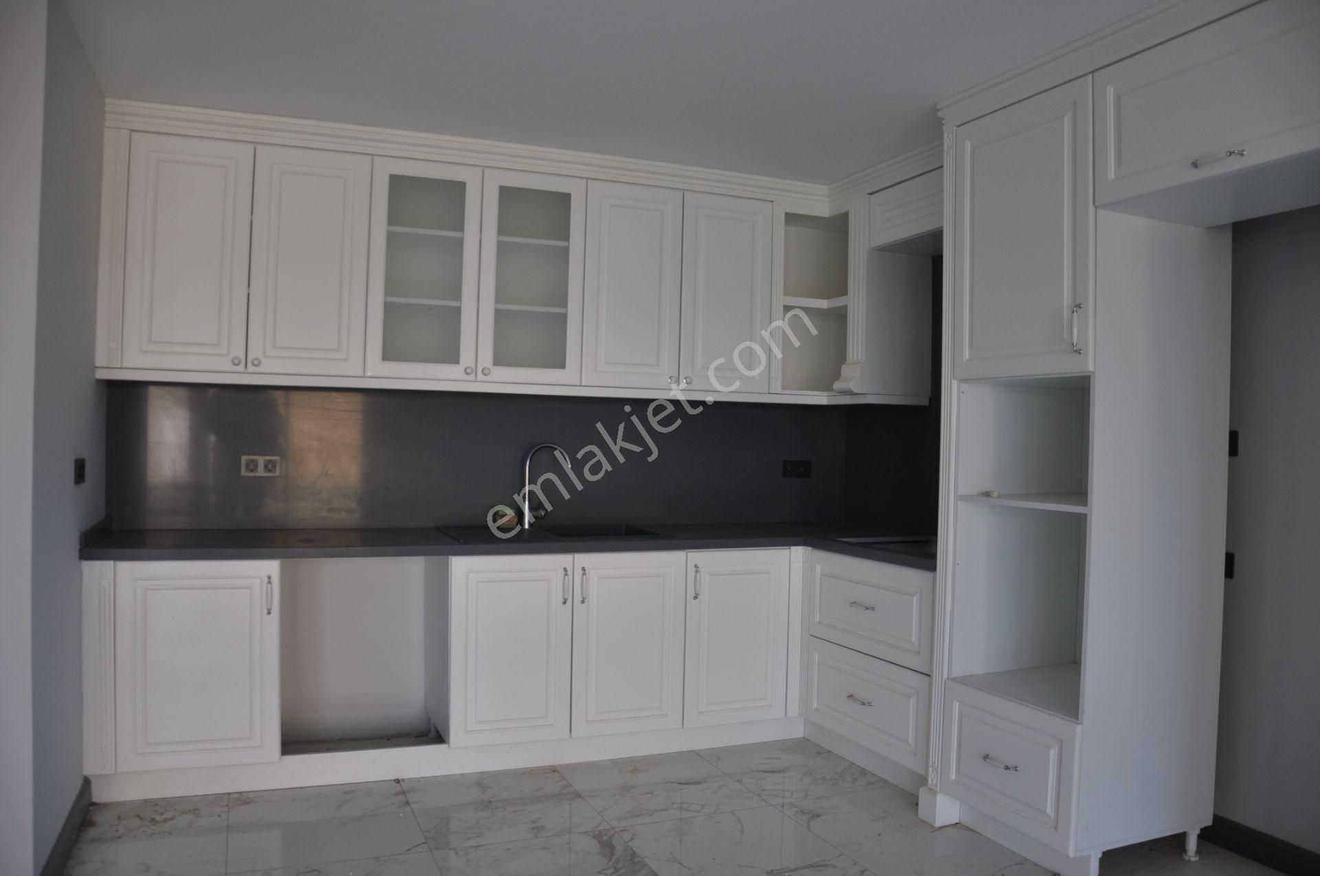 Kuşadası Davutlar Denize Yürüme Mesafesinde 3+1 Satılık Villa - Görsel 20