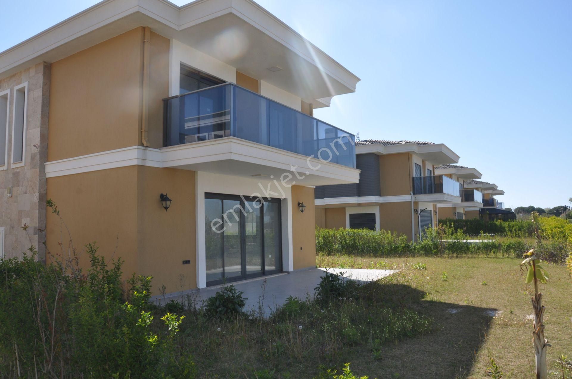 Kuşadası Davutlar Denize Yürüme Mesafesinde 3+1 Satılık Villa - Görsel 10