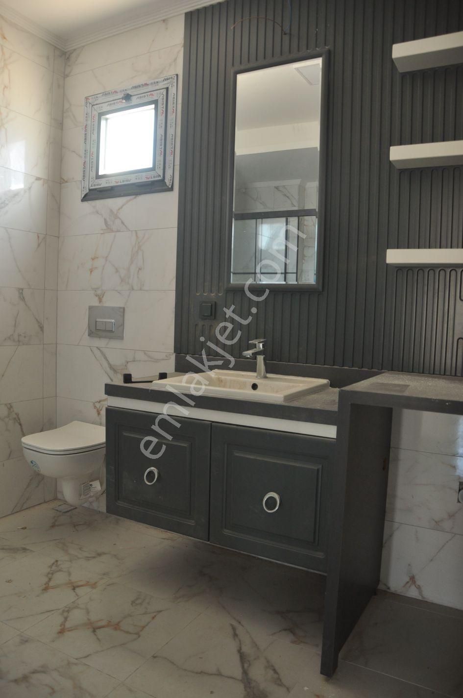 Kuşadası Davutlar Denize Yürüme Mesafesinde 3+1 Satılık Villa - Görsel 23