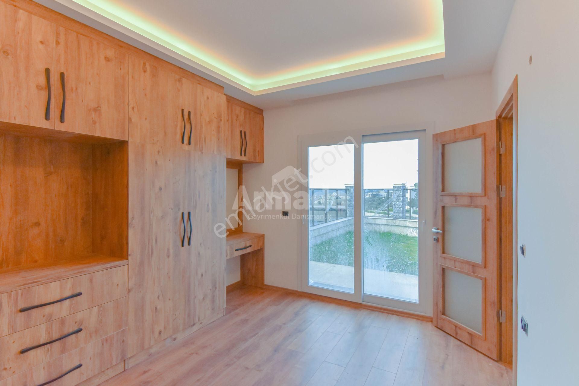 Kuşadası Ege Mahallesi'nde Deniz Manzaralı Satılık 2+1 Daire - Görsel 14