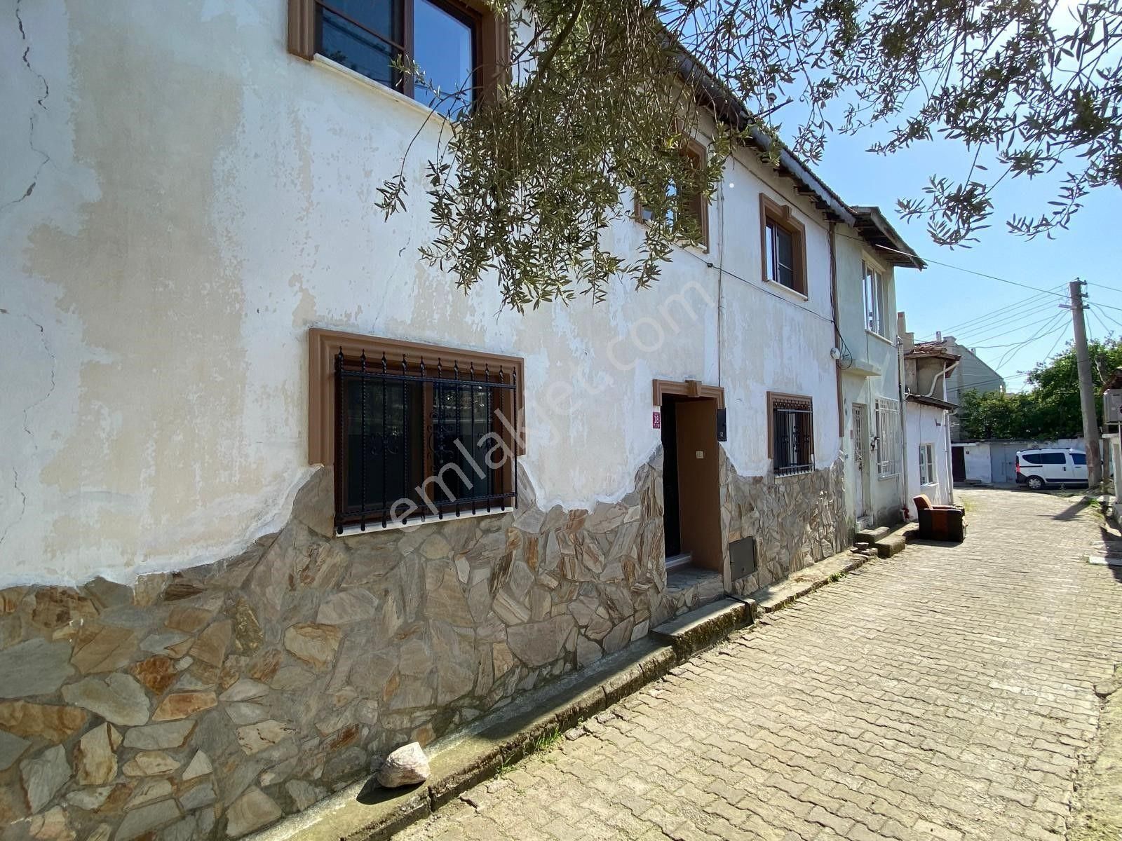 ▀jet Emlaktan Zeytinli'de Satılık Müstakil Bahçeli Geniş Köy Evi