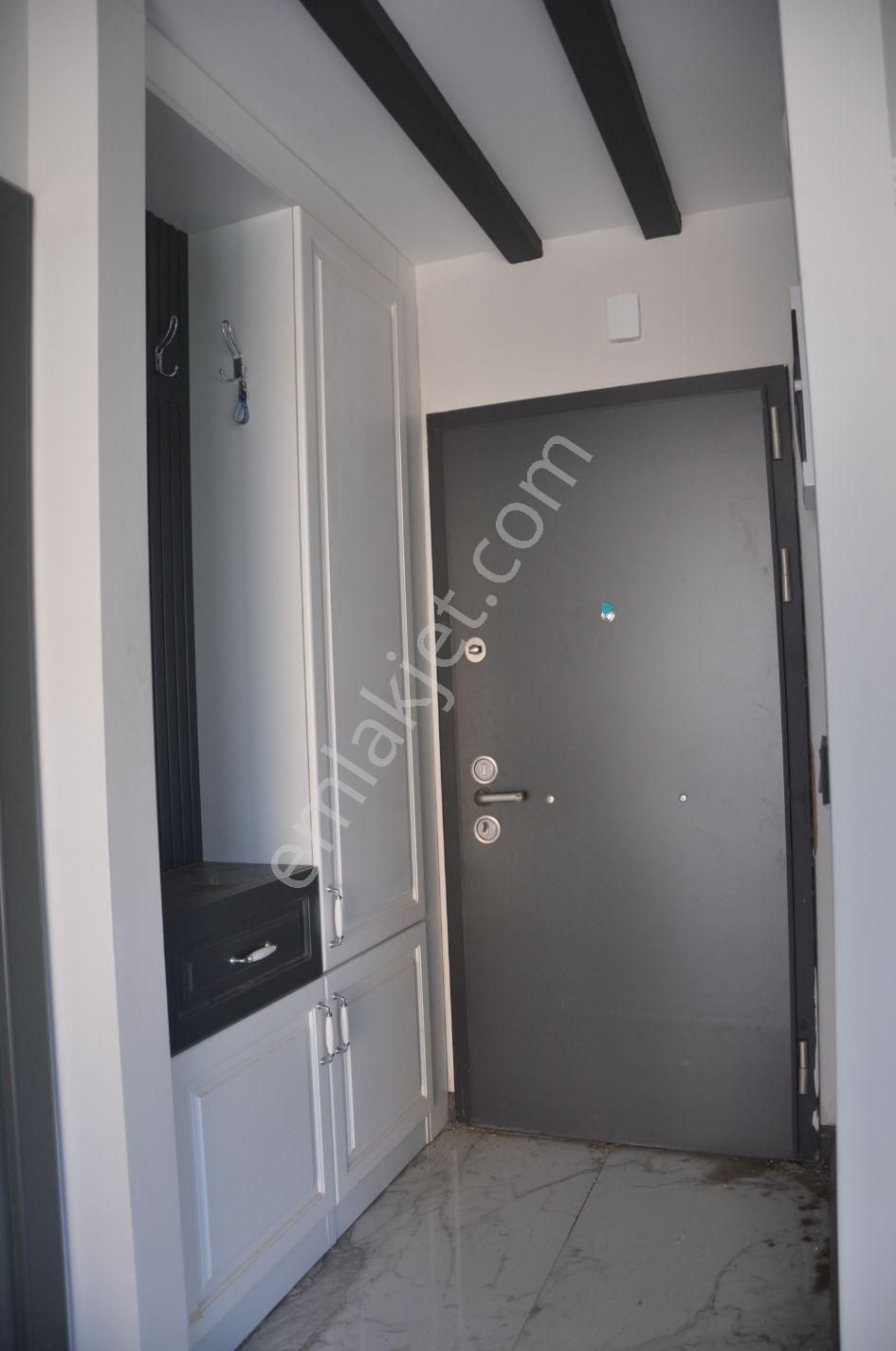 Davutlar Sahilde Denize 550mt Müstakil Geniş Bahçeli 3+1 Yeni Villa - Görsel 13