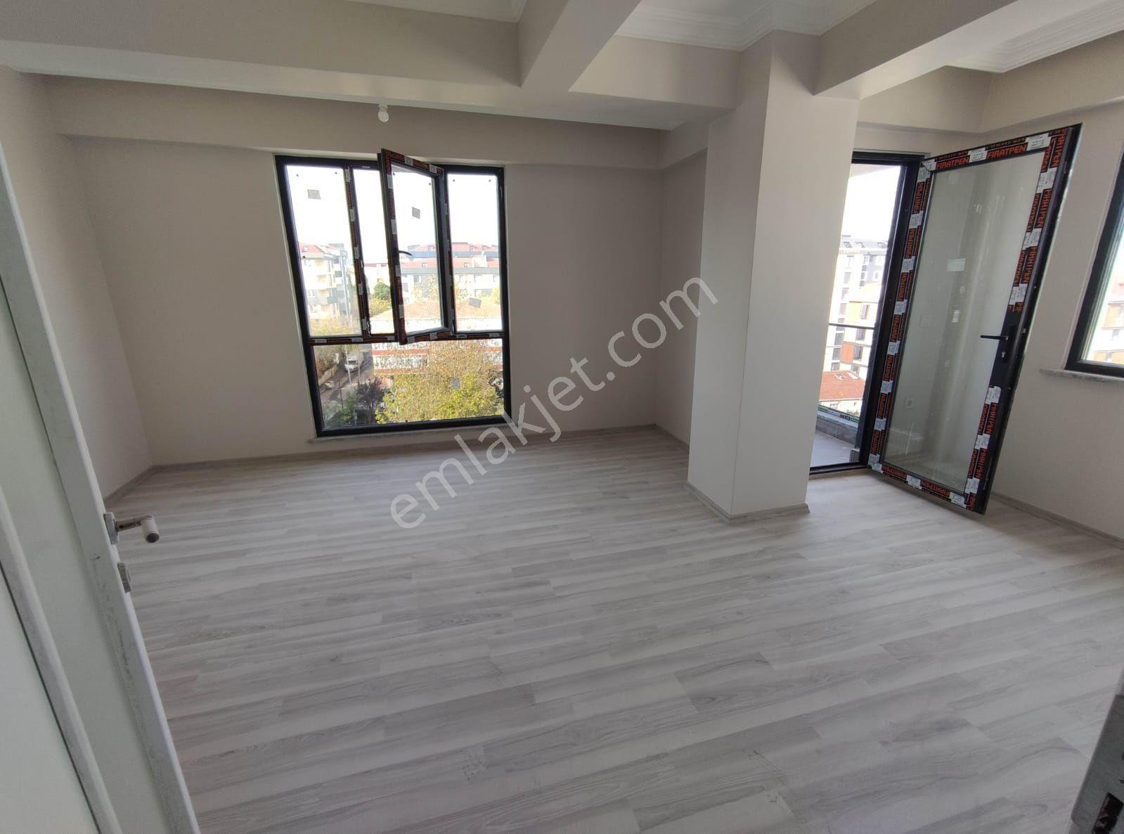 Para'dan Sultanbeyli'de Geniş Teraslı 3+2 Satılık Dubleks