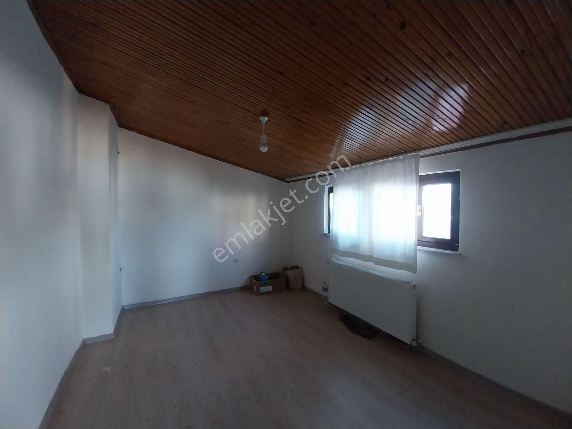 Merkezi Konumda 1+1 Çatı Katı Kiralık Daire - Görsel 8