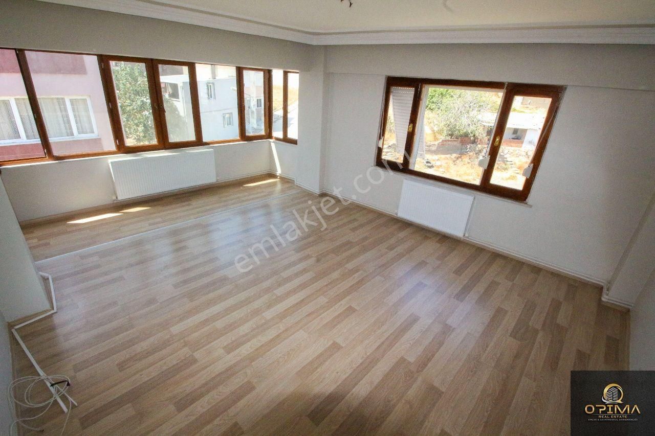 Opima Emlaktan Alaettin Mahallesinde Doğalgazlı 2+1 Kiralık Daire