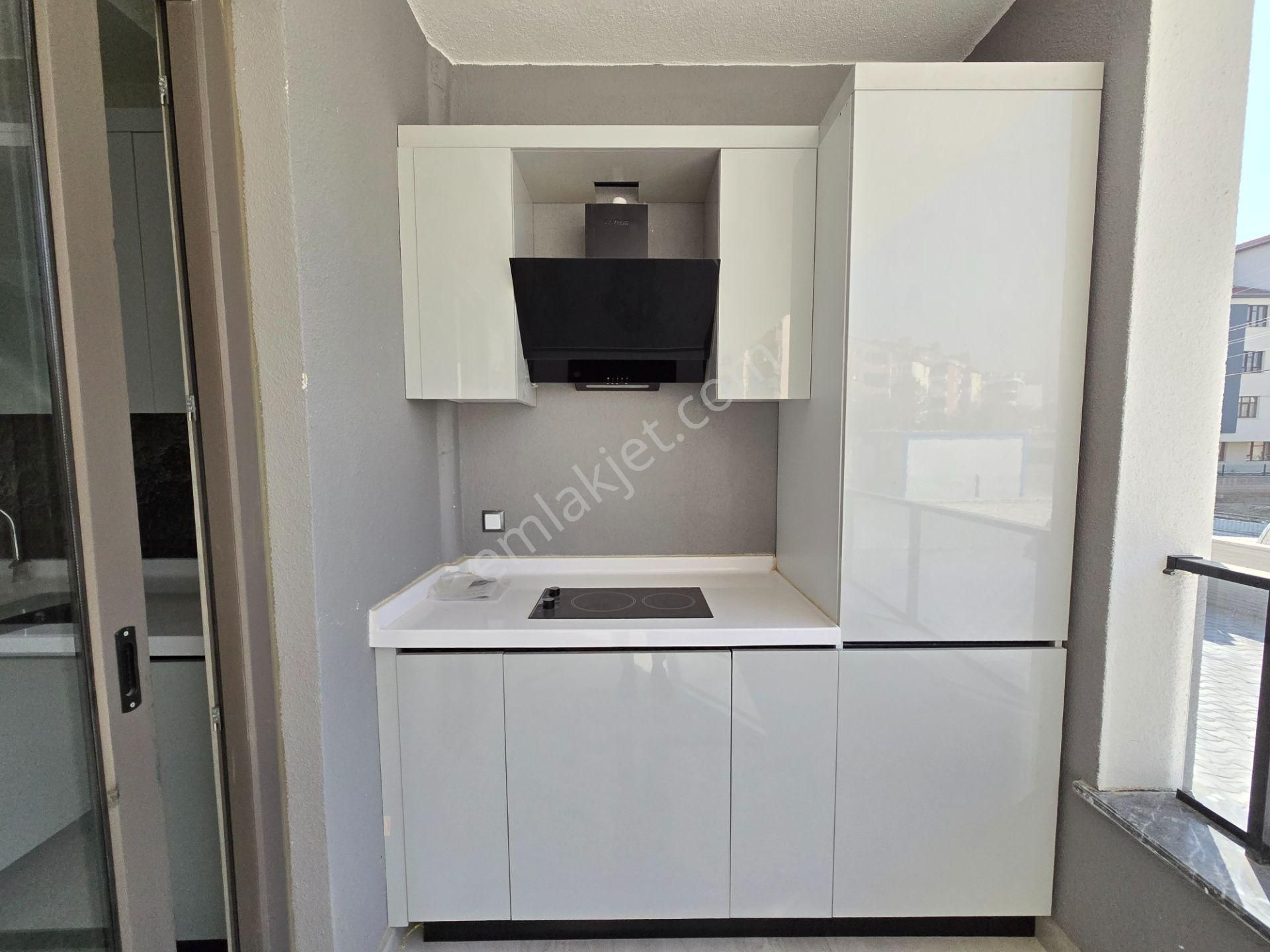 İşyapar Gayrimenkulden Selahaddin Eyyubi Mahallesinde Kızartma Ocaklı 3+1 Ultra Lüks Daireler - Görsel 19