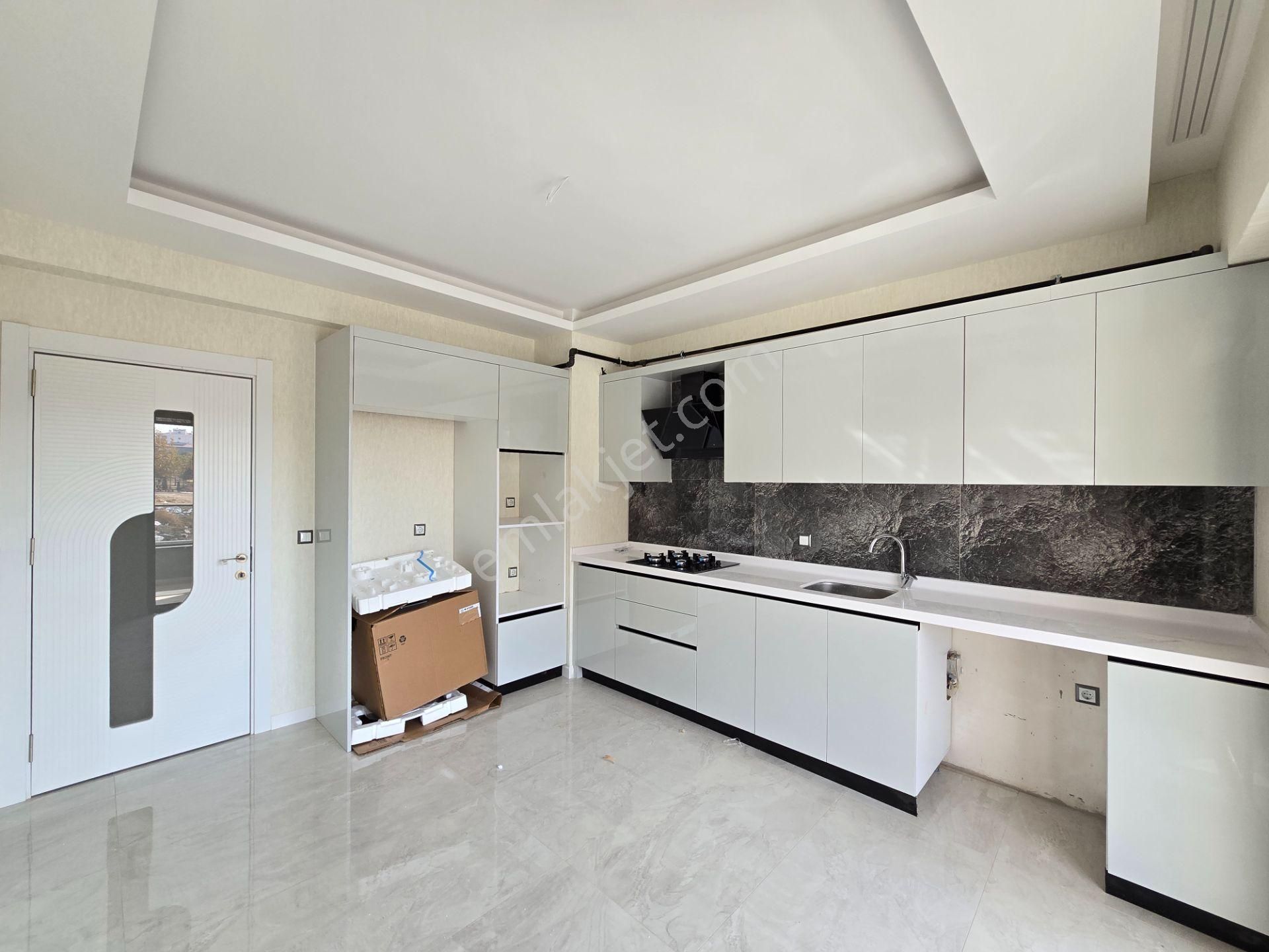 İşyapar Gayrimenkulden Selahaddin Eyyubi Mahallesinde Kızartma Ocaklı 3+1 Ultra Lüks Daireler - Görsel 14