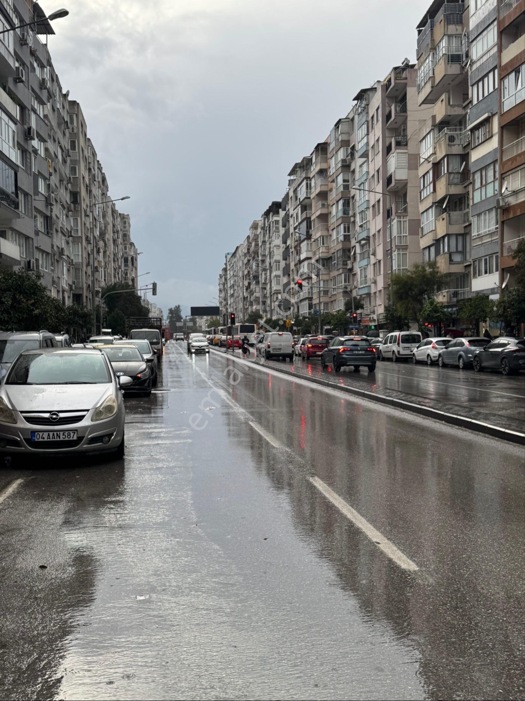 İzmir Konak Atilla Mahallesinde Üçyol Metro Yakını Sıfır Ayarında 1+1 Daire - Görsel 30