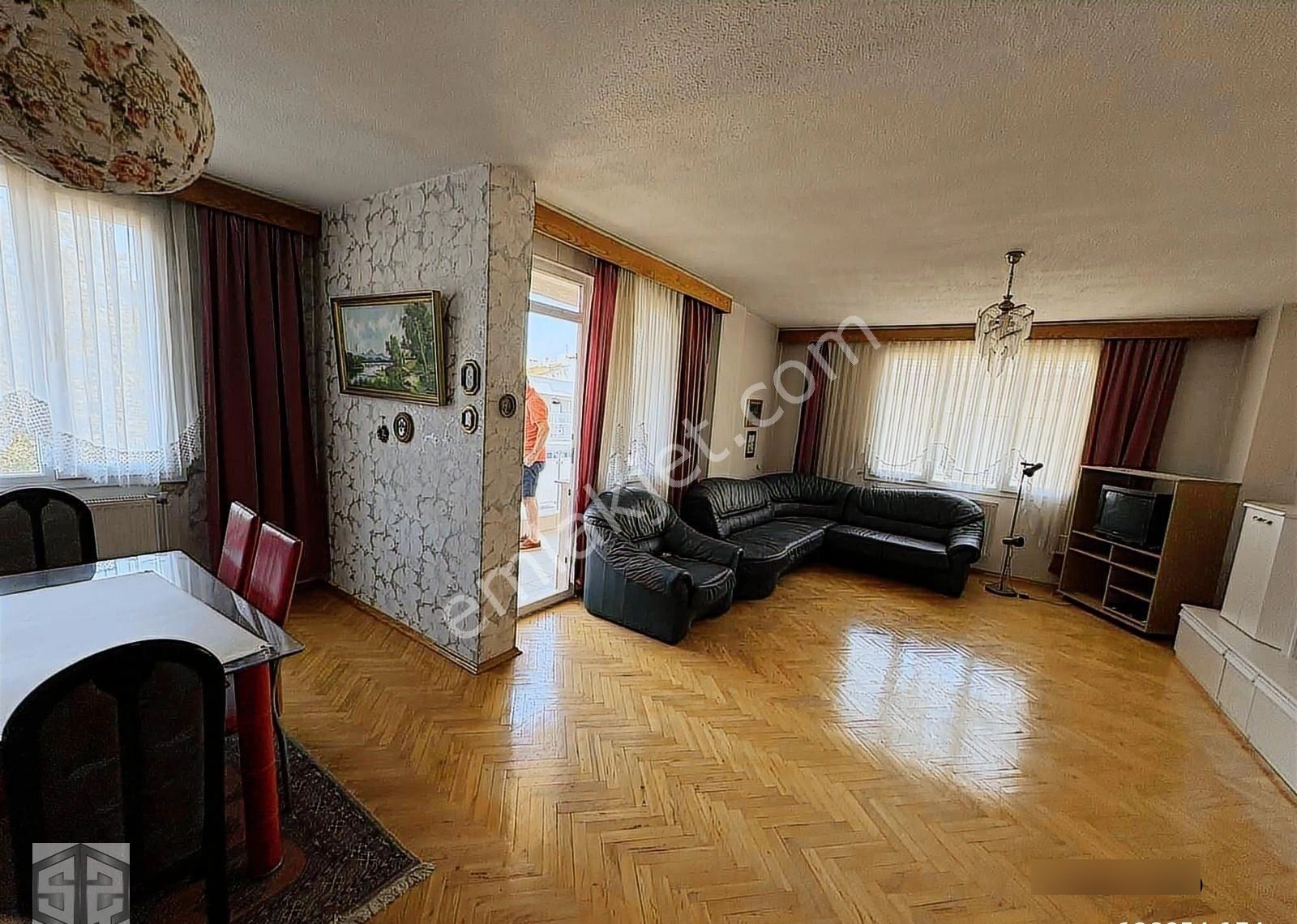 İzmir Selçuk Atatürk Mahallesinde Geniş 3+1 Daire