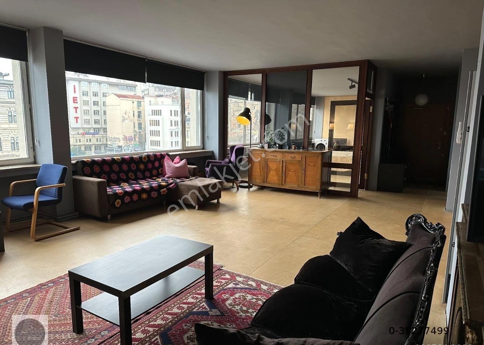 Karaköy Meydanı'nın İmza Binasında Muhteşem Manzaralı Kiralık Loft Daire ! - Görsel 19