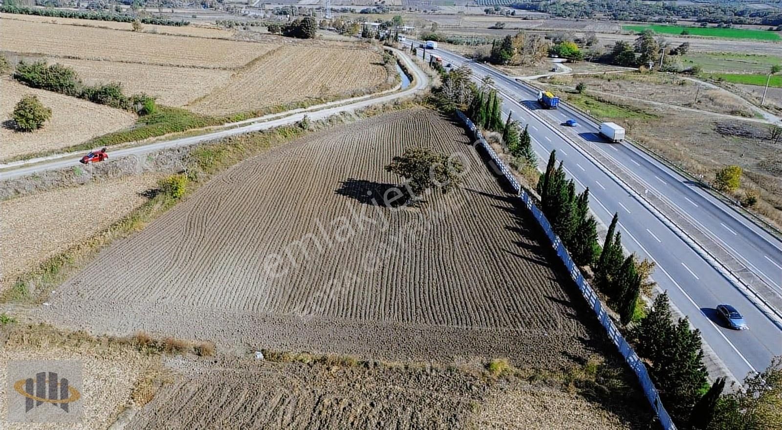 Eora'dan Eskikaraağaç'da İzmir Yoluna Cephe Göl Manzaralı Tarla - Görsel 9