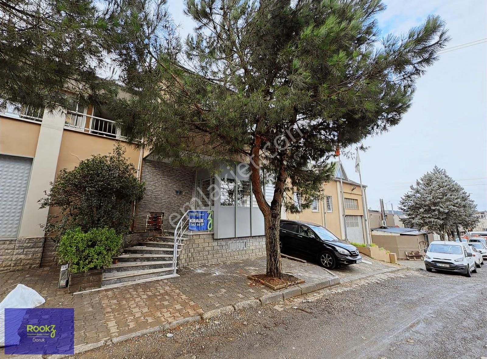 Rookzdoruk'dan Sultanbeyli Akşemsettn'de Teraslı Kiralk Ofiskatı