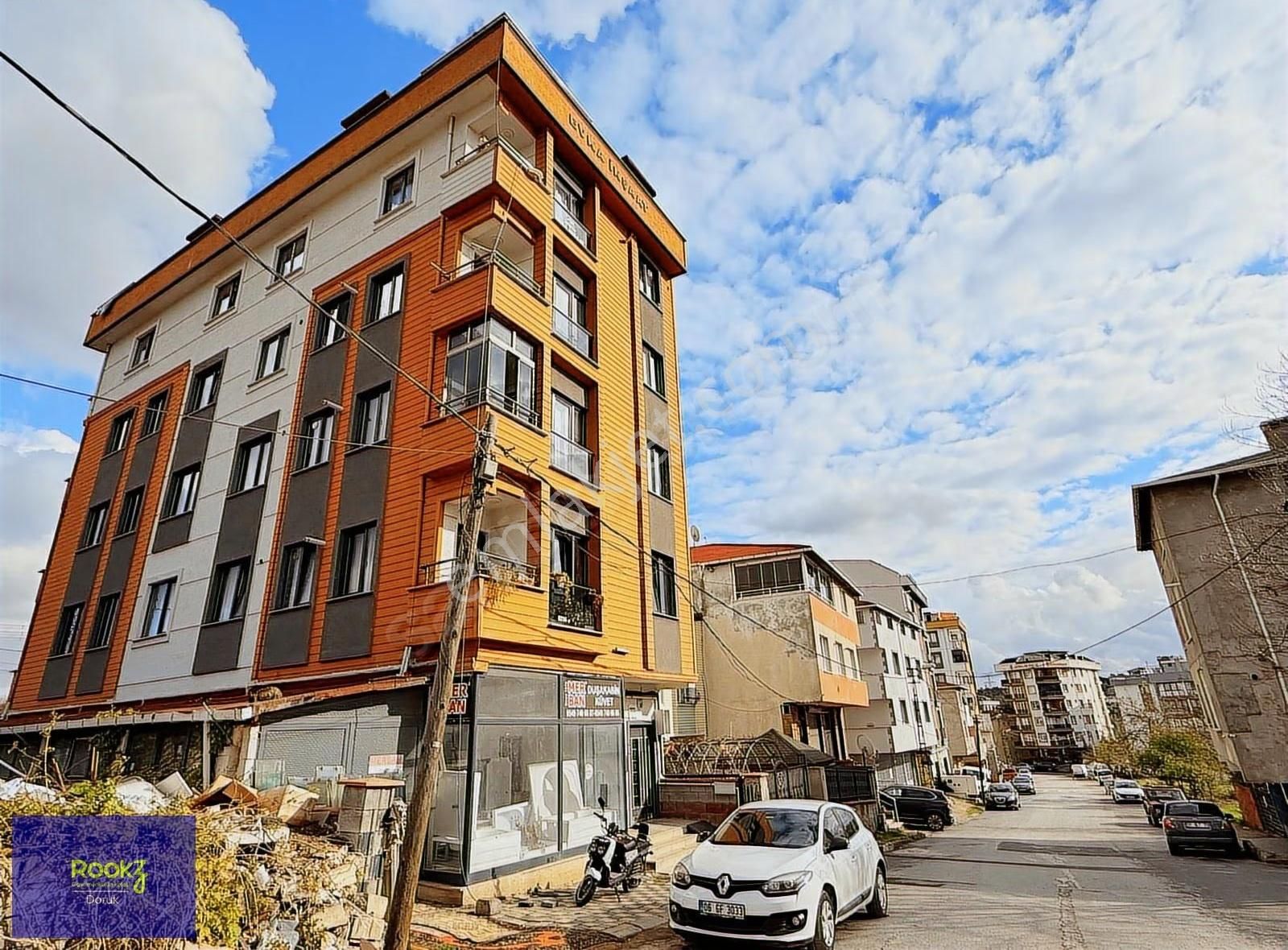 Rookzdoruk'dn Çekmeköy Sultansuyu'nda Çiftgiriş Geniş Teras 3+1!