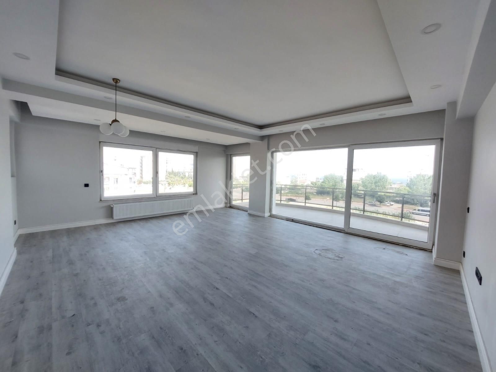 Deniz Manzaralı Konyaaltı Sahil Bandında 4+1 Kiralık Daire - Görsel 9