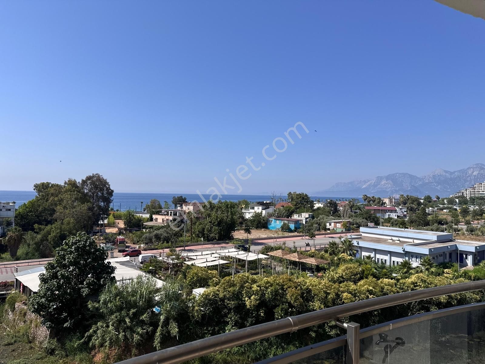 Deniz Manzaralı Konyaaltı Sahil Bandında 4+1 Kiralık Daire - Görsel 8