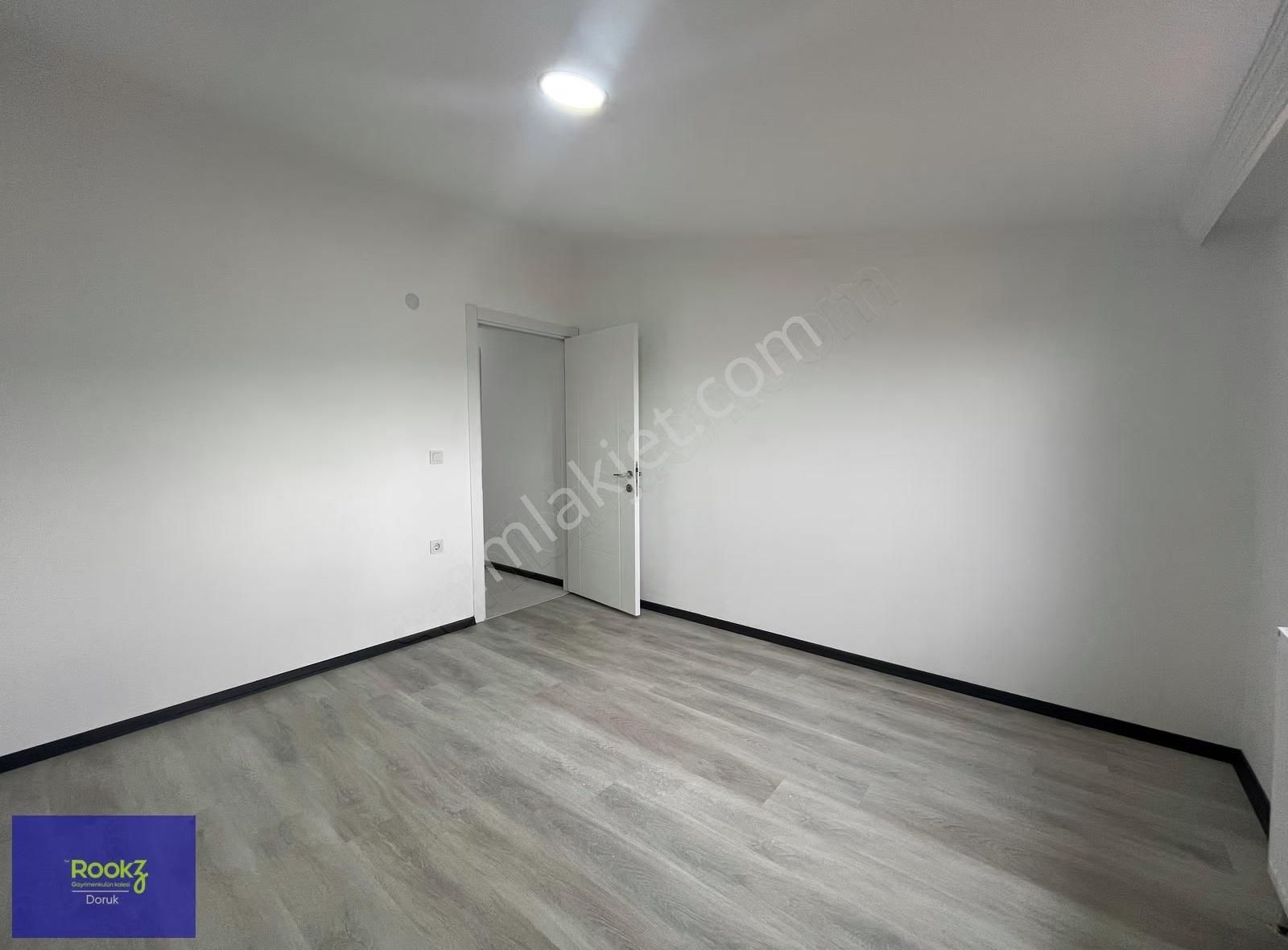 Rookzdoruk'dan Merkez'de Geniş Teraslı Çift Mutfaklı 4+1 Dubleks - Görsel 12