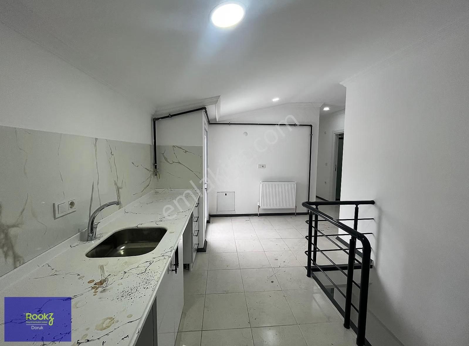 Rookzdoruk'dan Merkez'de Geniş Teraslı Çift Mutfaklı 4+1 Dubleks - Görsel 11