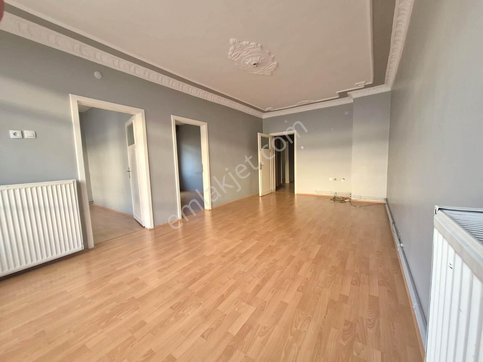 Uzman Emlak'dan İncirli Mh.yunusemre Cadde Yakını Yüksek Giriş ( Altında Daire Var ) 3+1 Daire - Görsel 4