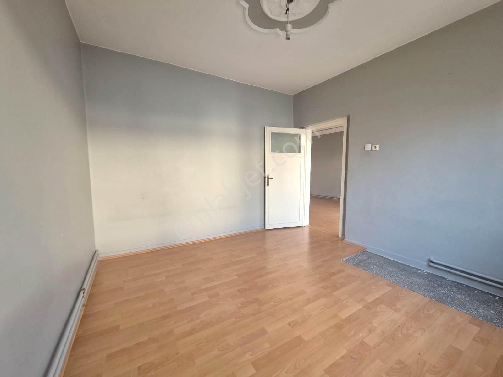 Uzman Emlak'dan İncirli Mh.yunusemre Cadde Yakını Yüksek Giriş ( Altında Daire Var ) 3+1 Daire - Görsel 9