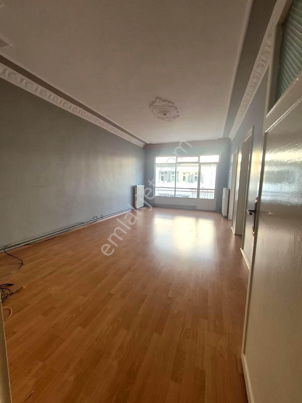 Uzman Emlak'dan İncirli Mh.yunusemre Cadde Yakını Yüksek Giriş ( Altında Daire Var ) 3+1 Daire - Görsel 5