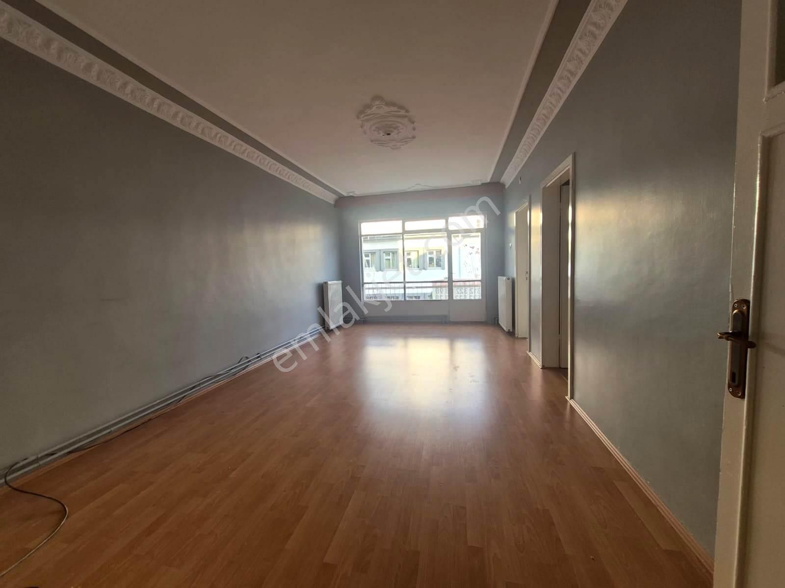 Uzman Emlak'dan İncirli Mh.yunusemre Cadde Yakını Yüksek Giriş ( Altında Daire Var ) 3+1 Daire - Görsel 2