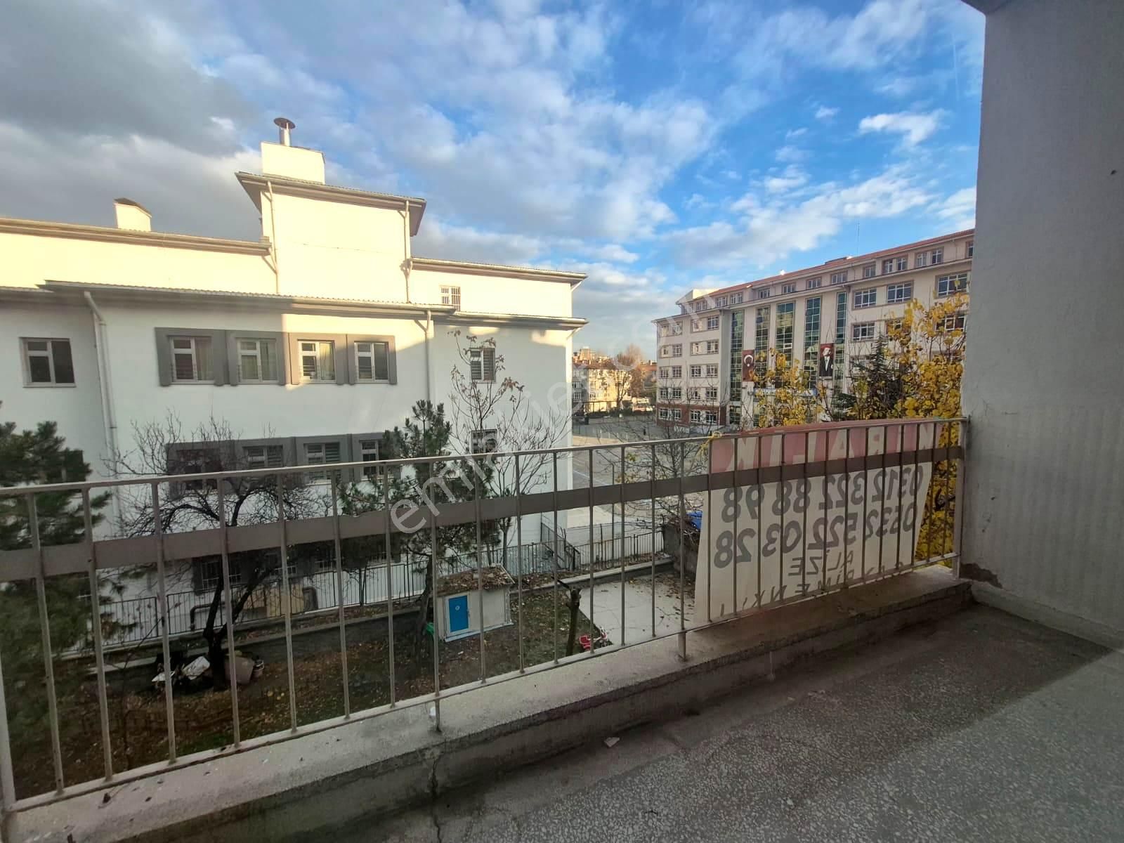 Uzman Emlak'dan İncirli Mh.yunusemre Cadde Yakını Yüksek Giriş ( Altında Daire Var ) 3+1 Daire - Görsel 21