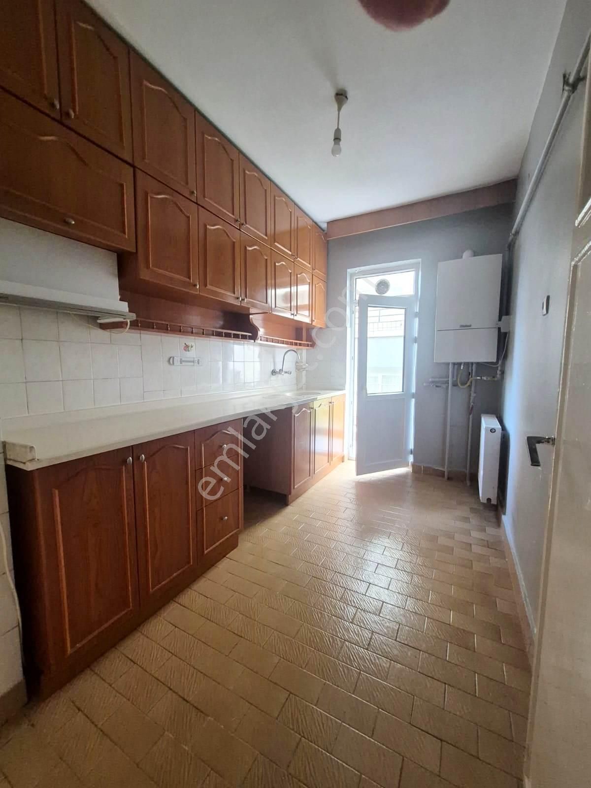 Uzman Emlak'dan İncirli Mh.yunusemre Cadde Yakını Yüksek Giriş ( Altında Daire Var ) 3+1 Daire - Görsel 14