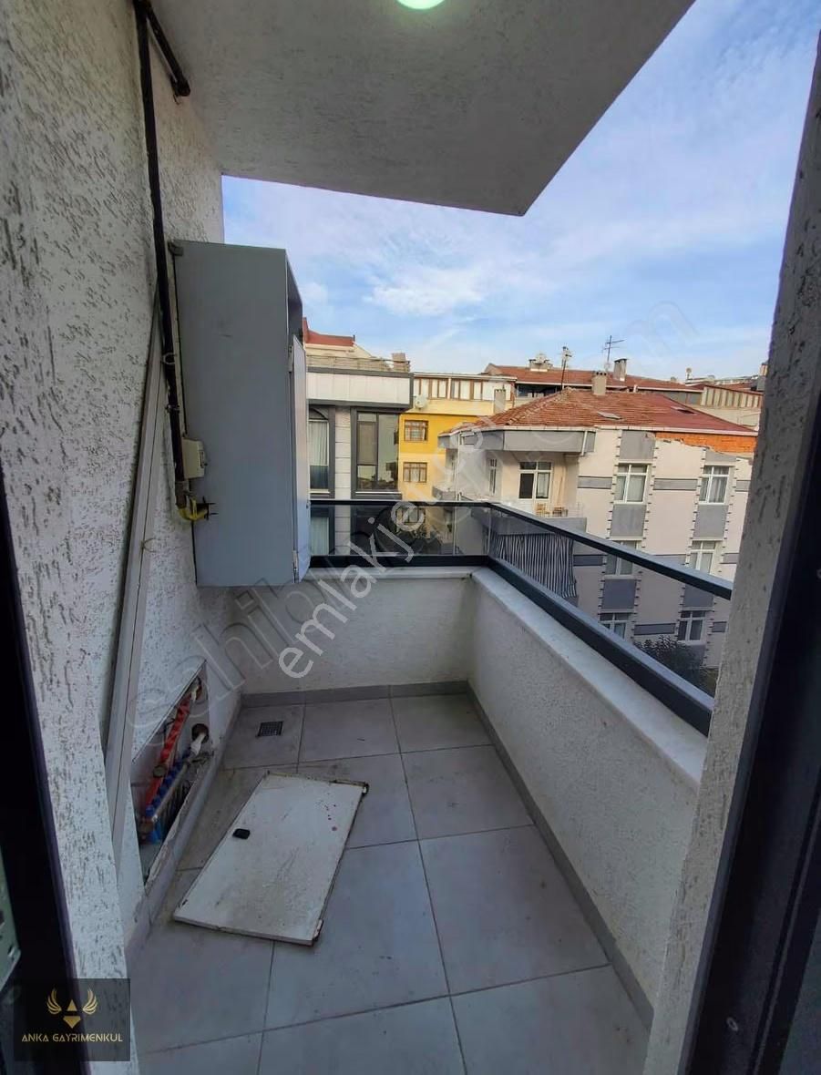 2 + 1 Satılık Daire Kiracısız Oturum Hazır Metrobüs Dibi - Görsel 14