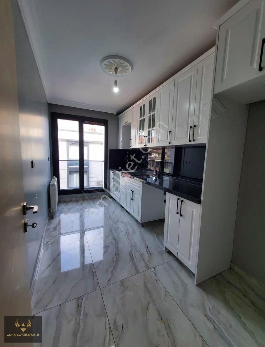 2 + 1 Satılık Daire Kiracısız Oturum Hazır Metrobüs Dibi - Görsel 3