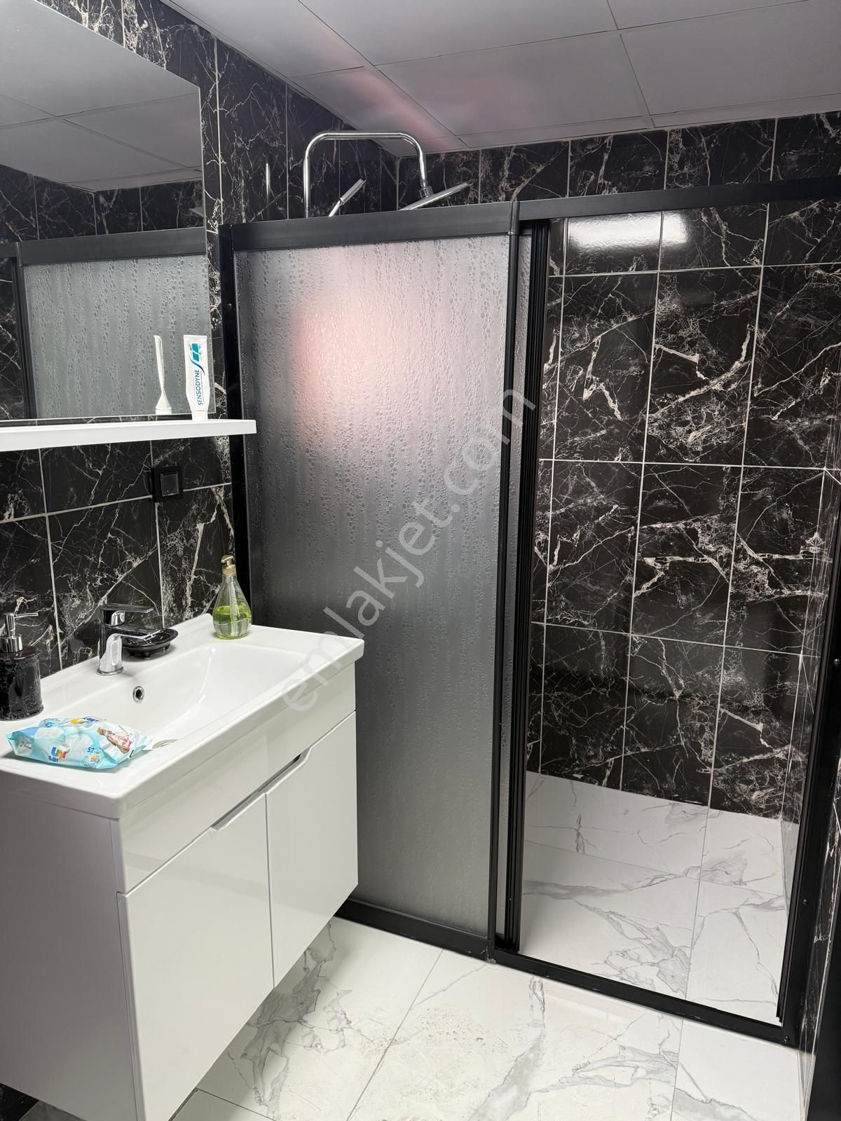 Tekstilkent City Emlaktan Emsalsiz Harika Dekore Edilmiş Kiralık Ofis Katı - Görsel 26