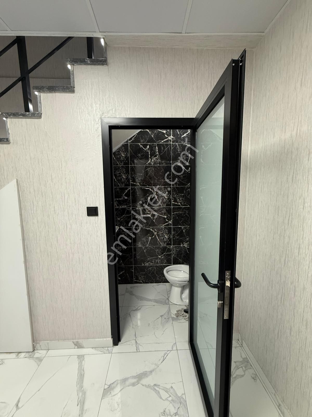 Tekstilkent City Emlaktan Emsalsiz Harika Dekore Edilmiş Kiralık Ofis Katı - Görsel 4