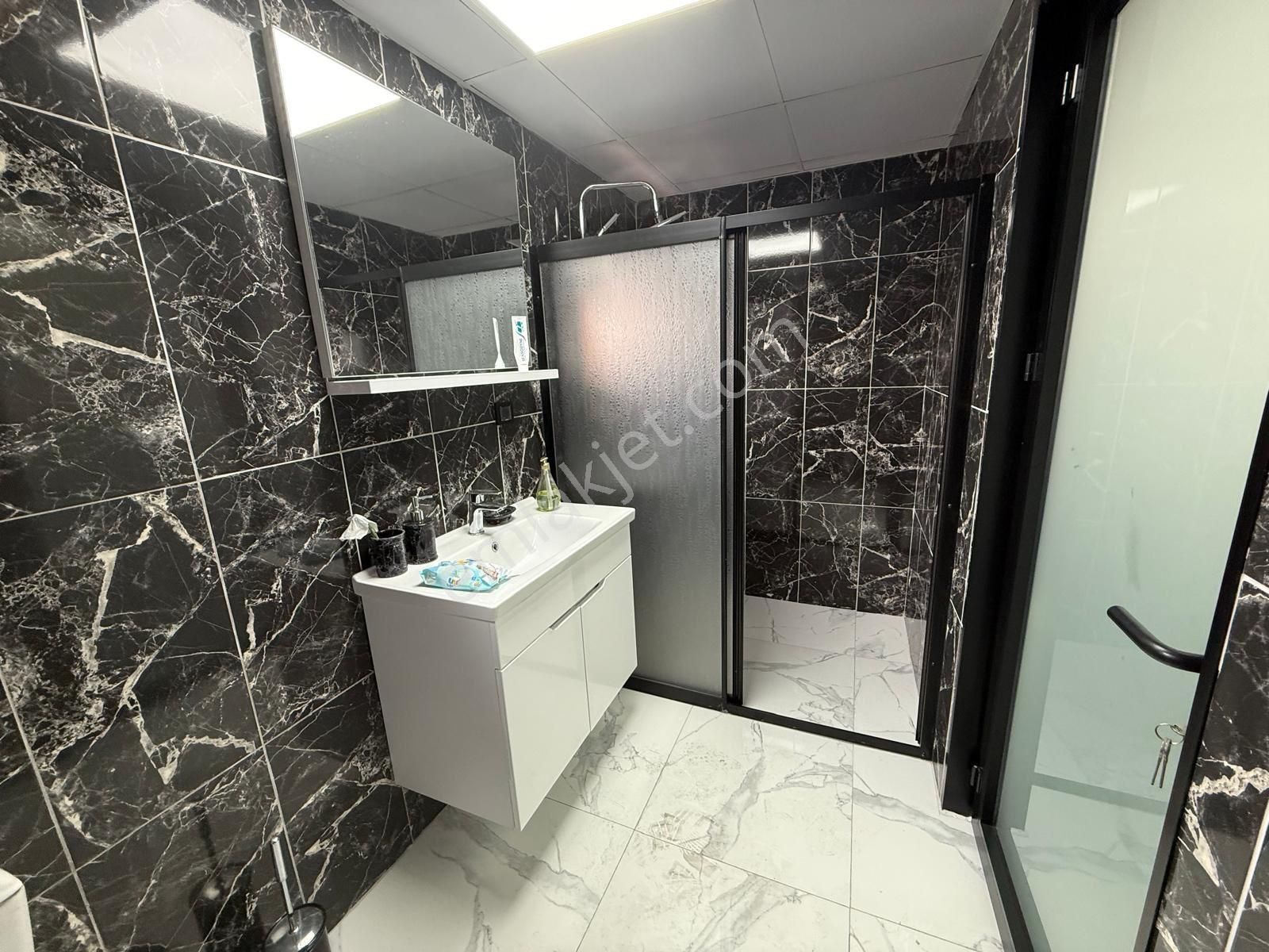 Tekstilkent City Emlaktan Emsalsiz Harika Dekore Edilmiş Kiralık Ofis Katı - Görsel 21