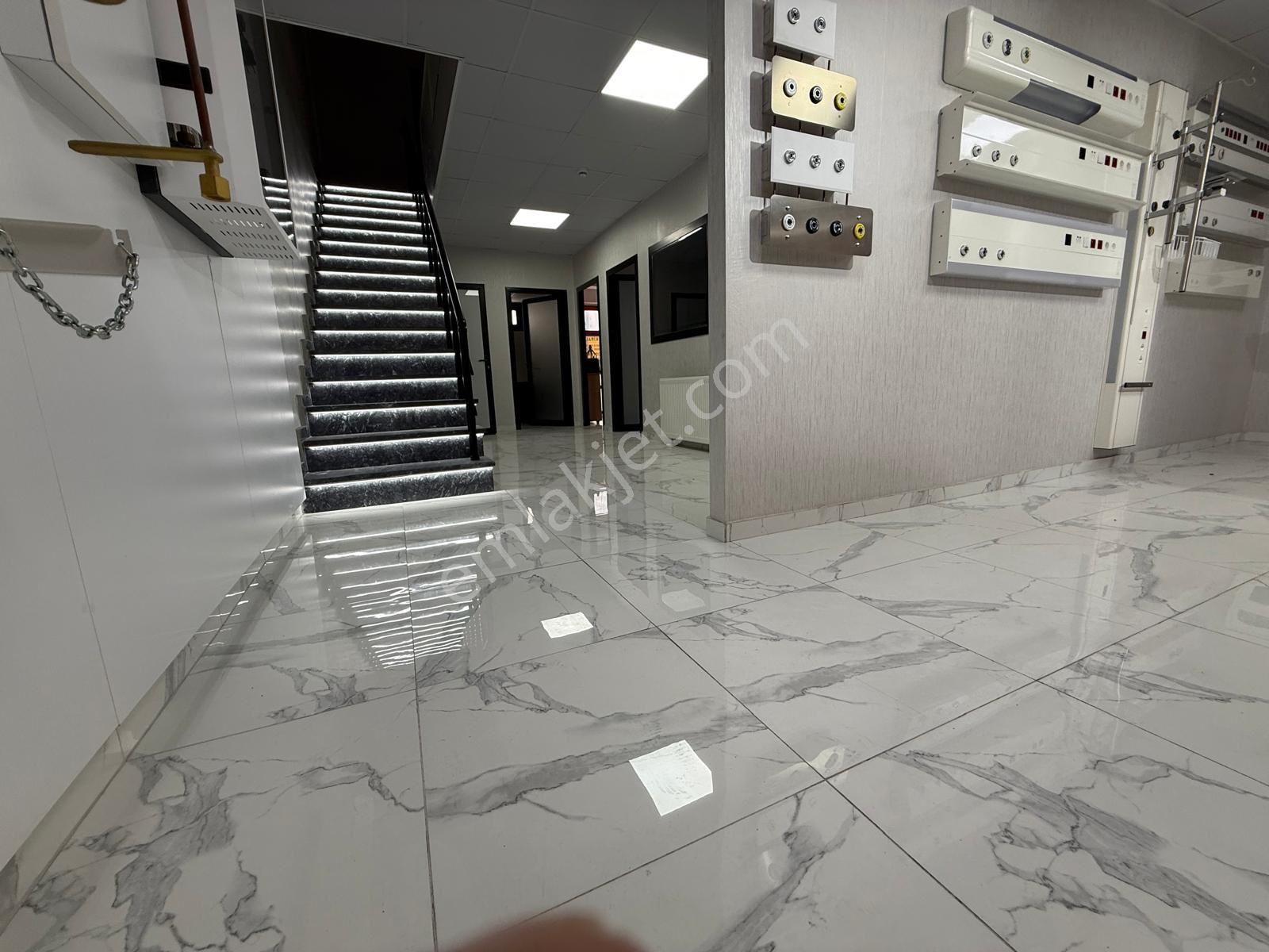 Tekstilkent City Emlaktan Emsalsiz Harika Dekore Edilmiş Kiralık Ofis Katı