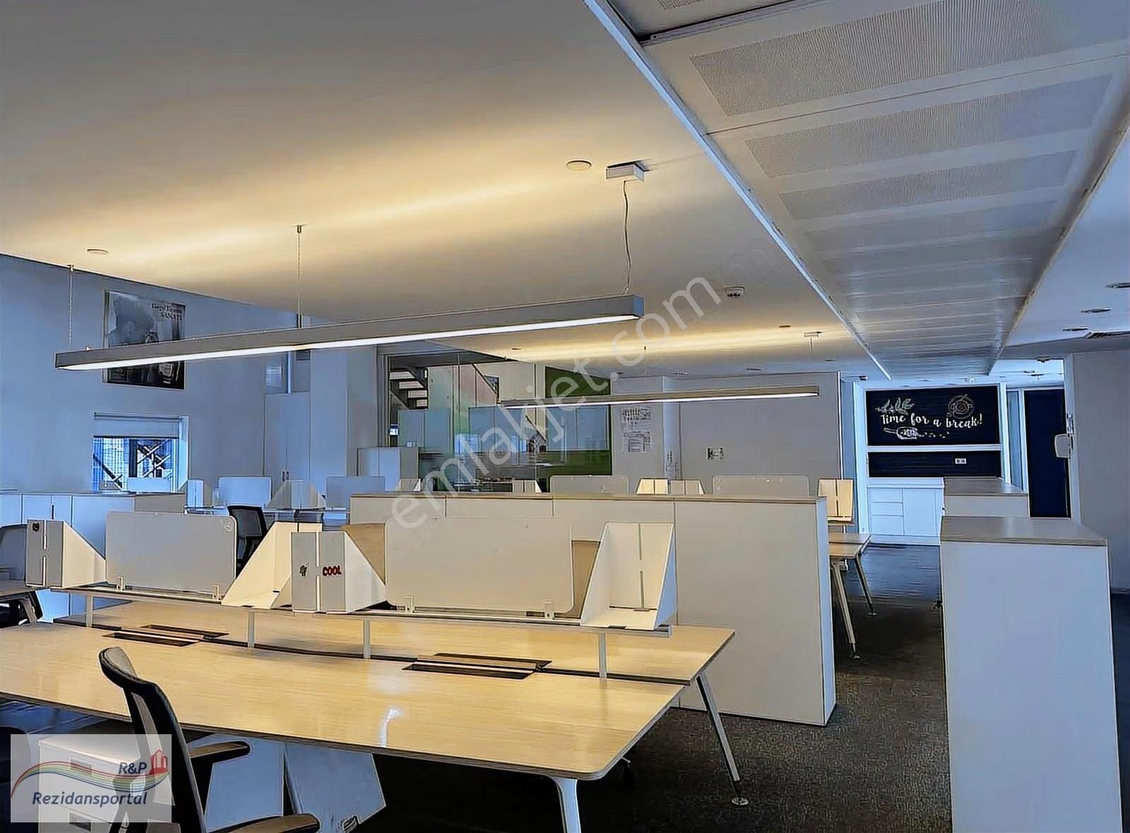 Levent Merkezde 2000 M2 Showroom Mağaza Ofis - Görsel 4