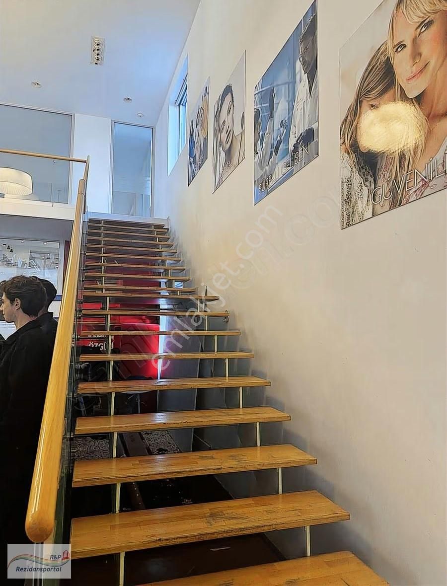 Levent Merkezde 2000 M2 Showroom Mağaza Ofis - Görsel 2