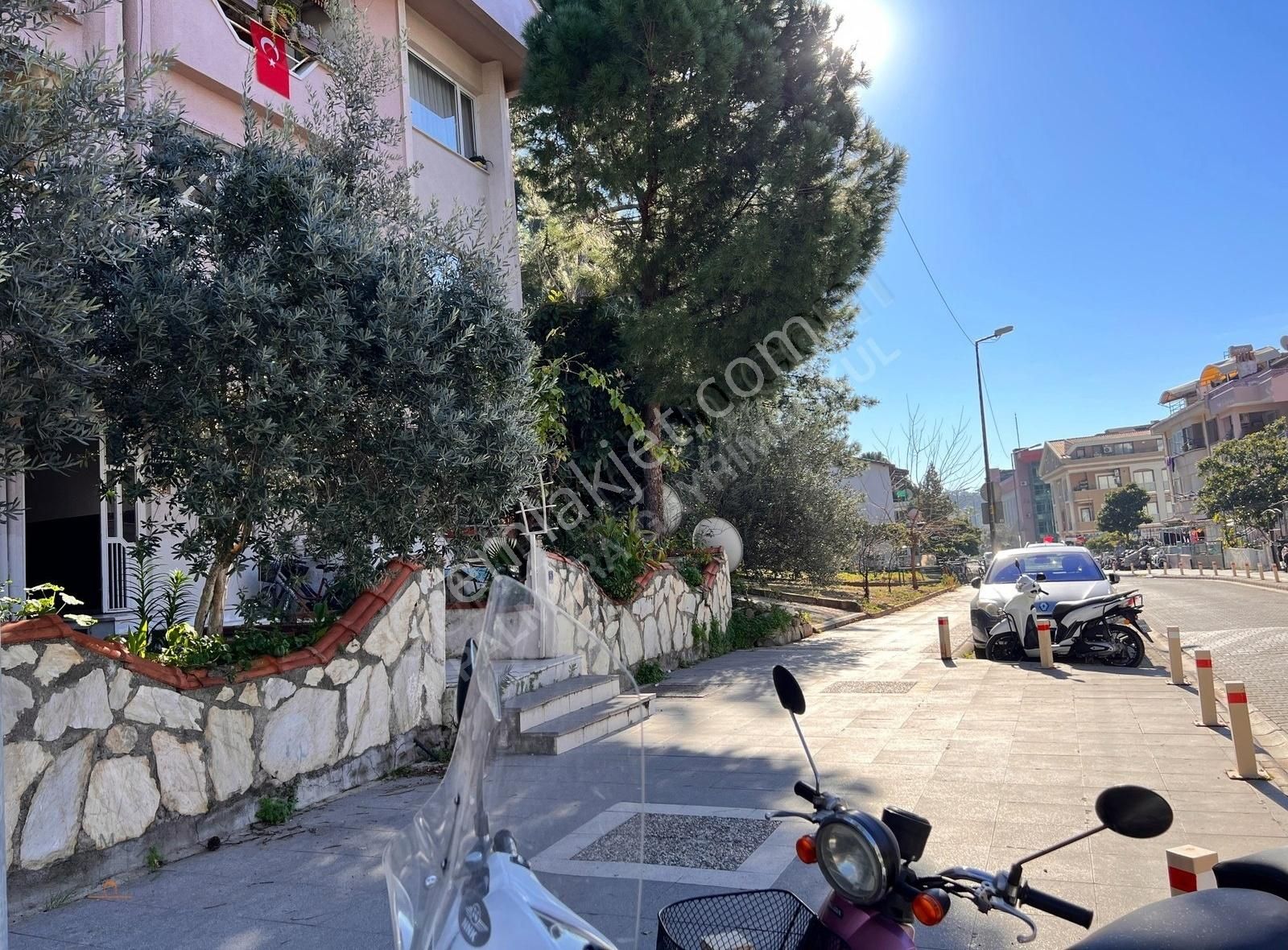 Marmaris Sarıana'da Bahçe Kullanımlı Kiralık 2+1 Bakımlı Daire - Görsel 9