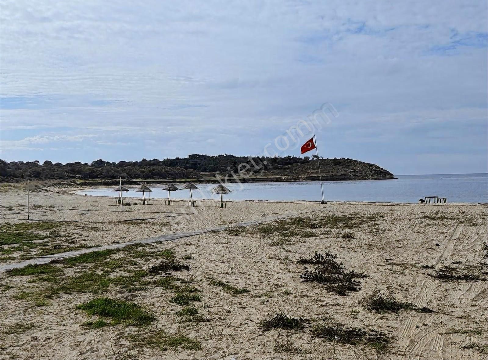 Ezine Kumburun'da Denize Yakın 17.704 M2 Arazi