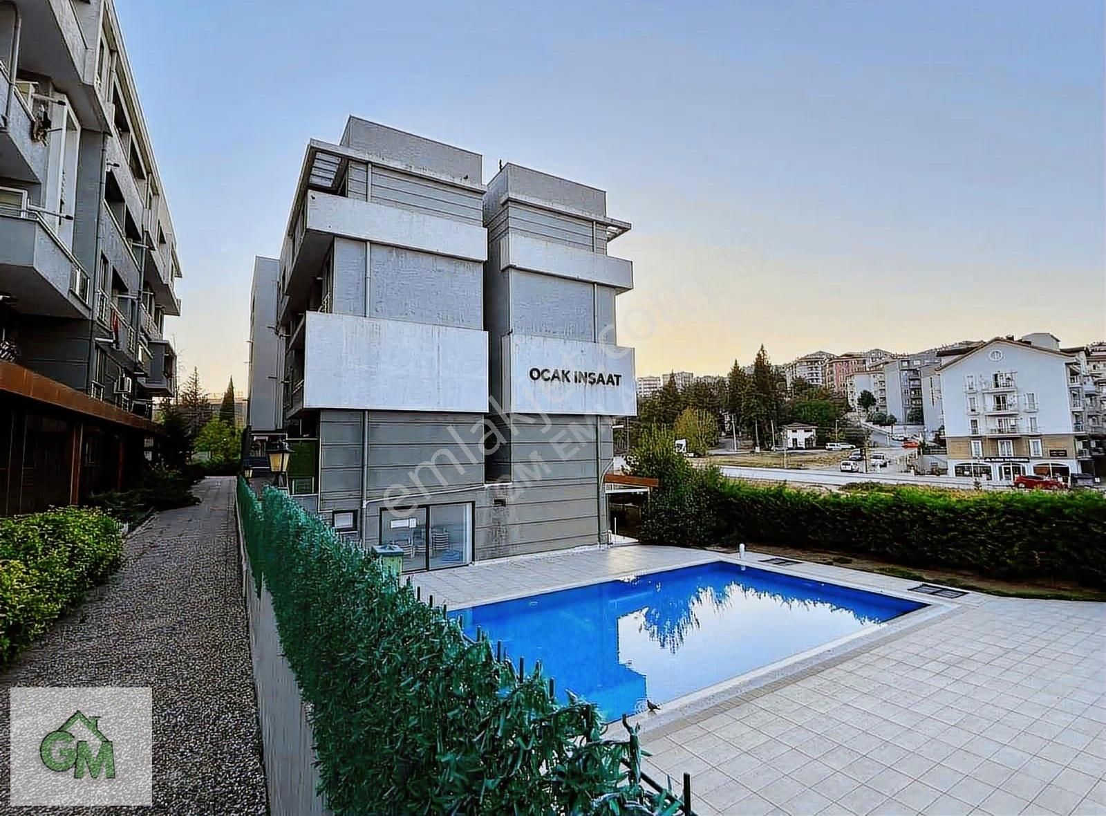 Görükle Trio Bölgesinde Havuzlu Lüks Sitede 1+1 Satılık Daire