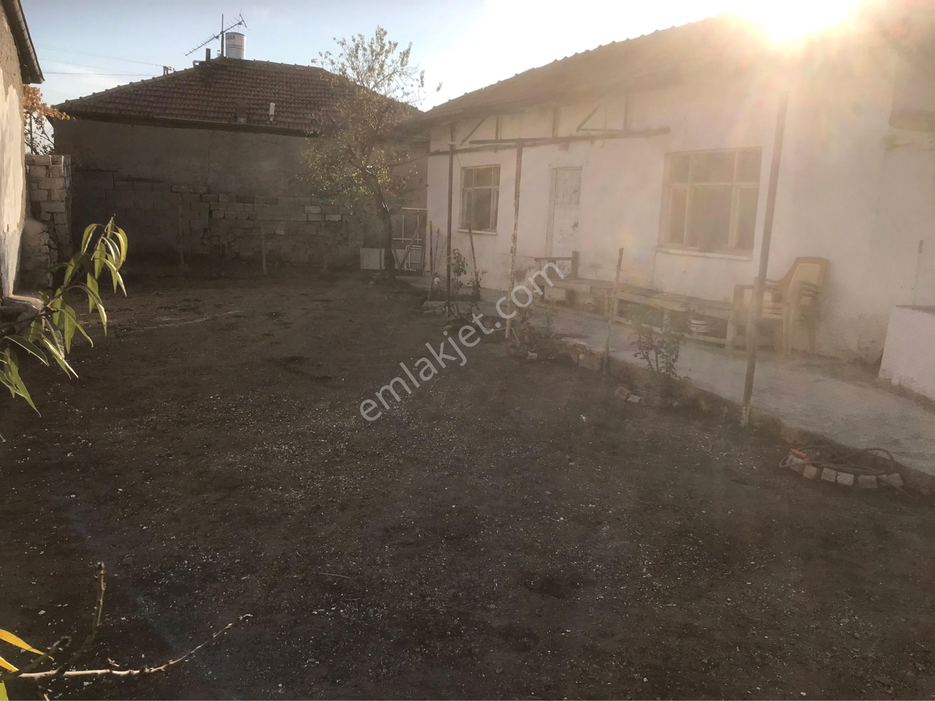 İki Adet Ev Ve Arsası Bakımlı Müstakil Ev - Görsel 2