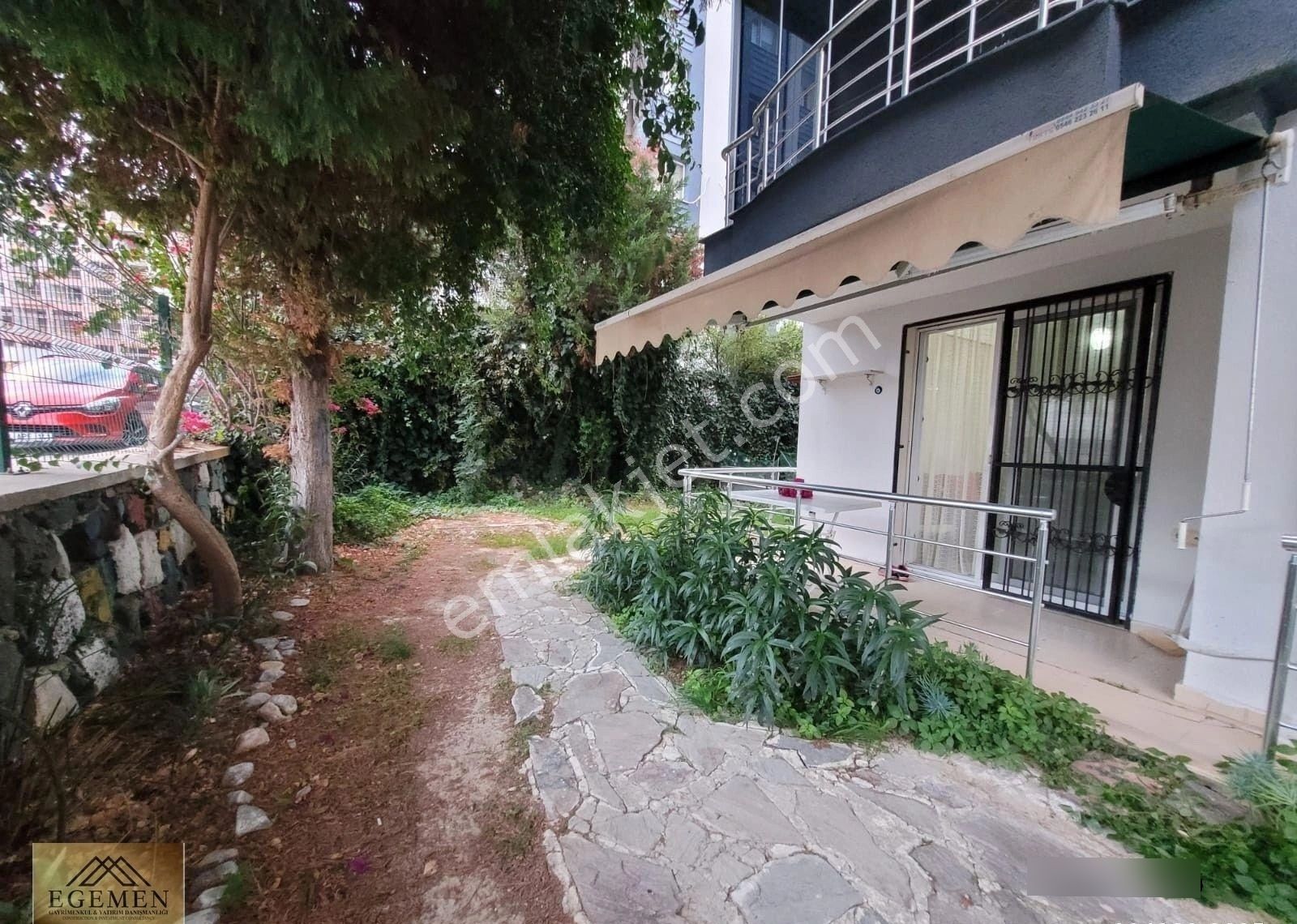 Kuşadası Merkeze Yakın Konumlu Havuzlu Sitede Bahçe Kullanımlı 1+1 Satılık Daire - Görsel 2