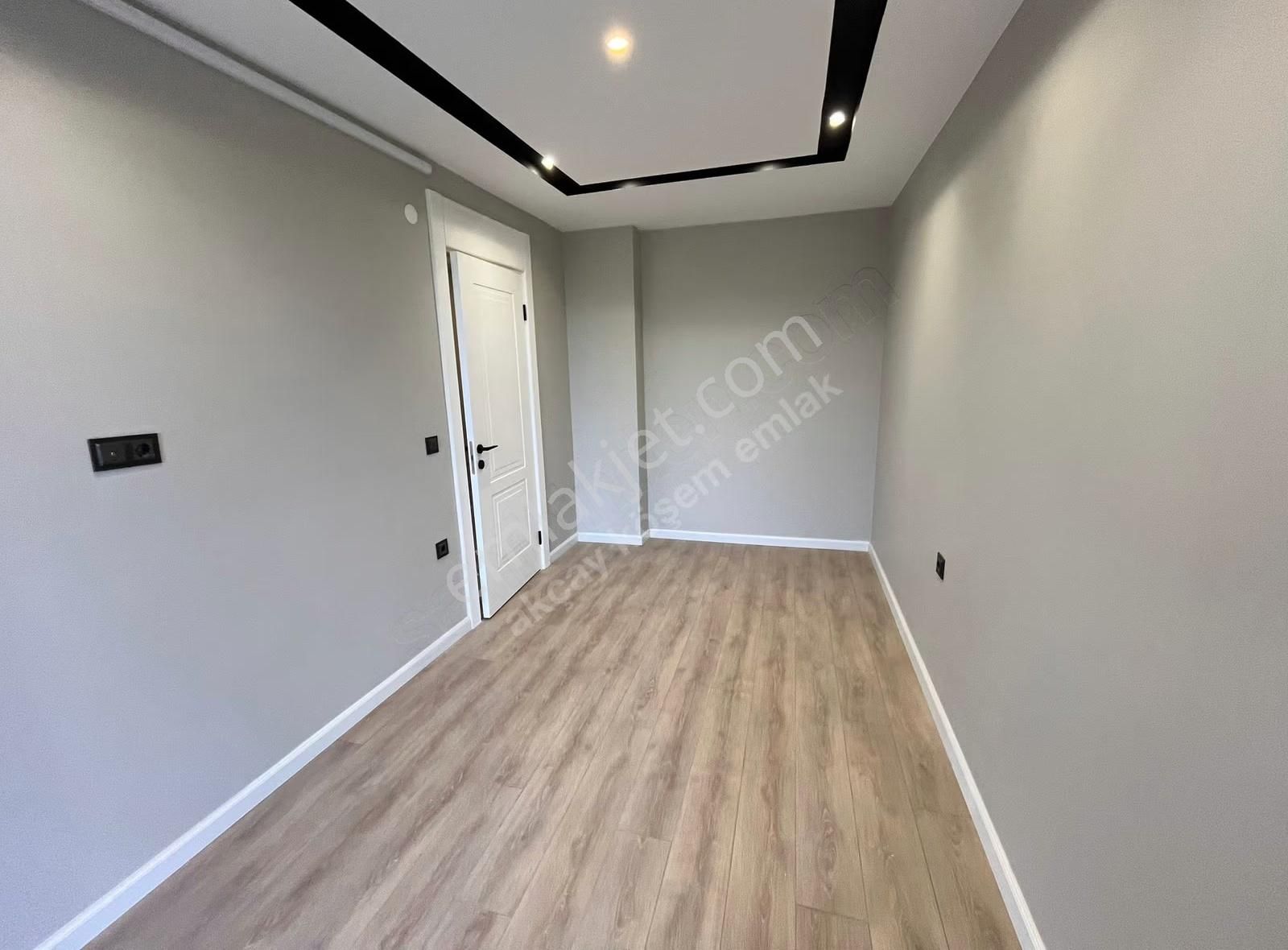 Akçay Köşemden İnce İşçilikli 1+1 Satılık Daire - Görsel 18