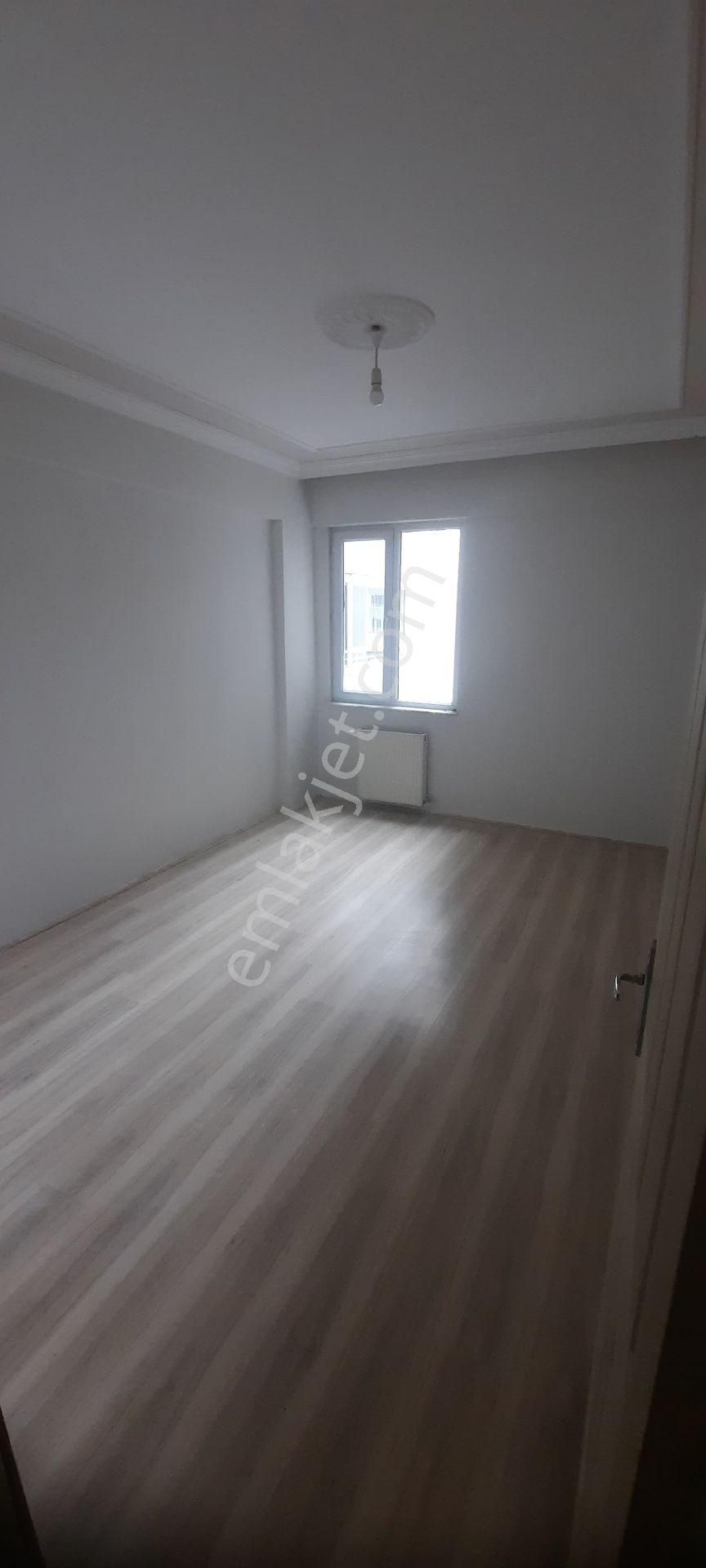 Kaçmaz Emlaktan Yeşilhisar Merkezde Satılık Daire