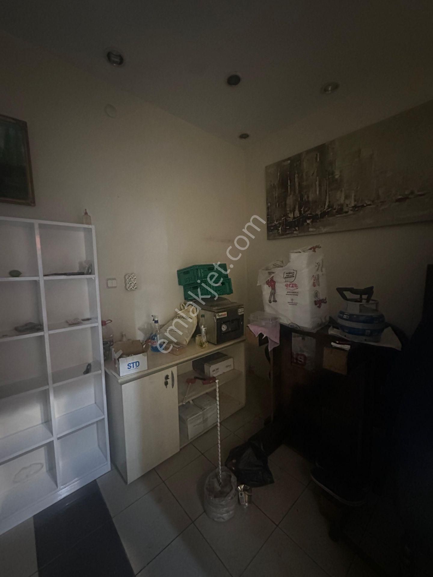 Karabağlar Yunus Emre Mah Samanyolu Sokakta Devren Mandıra - Görsel 10